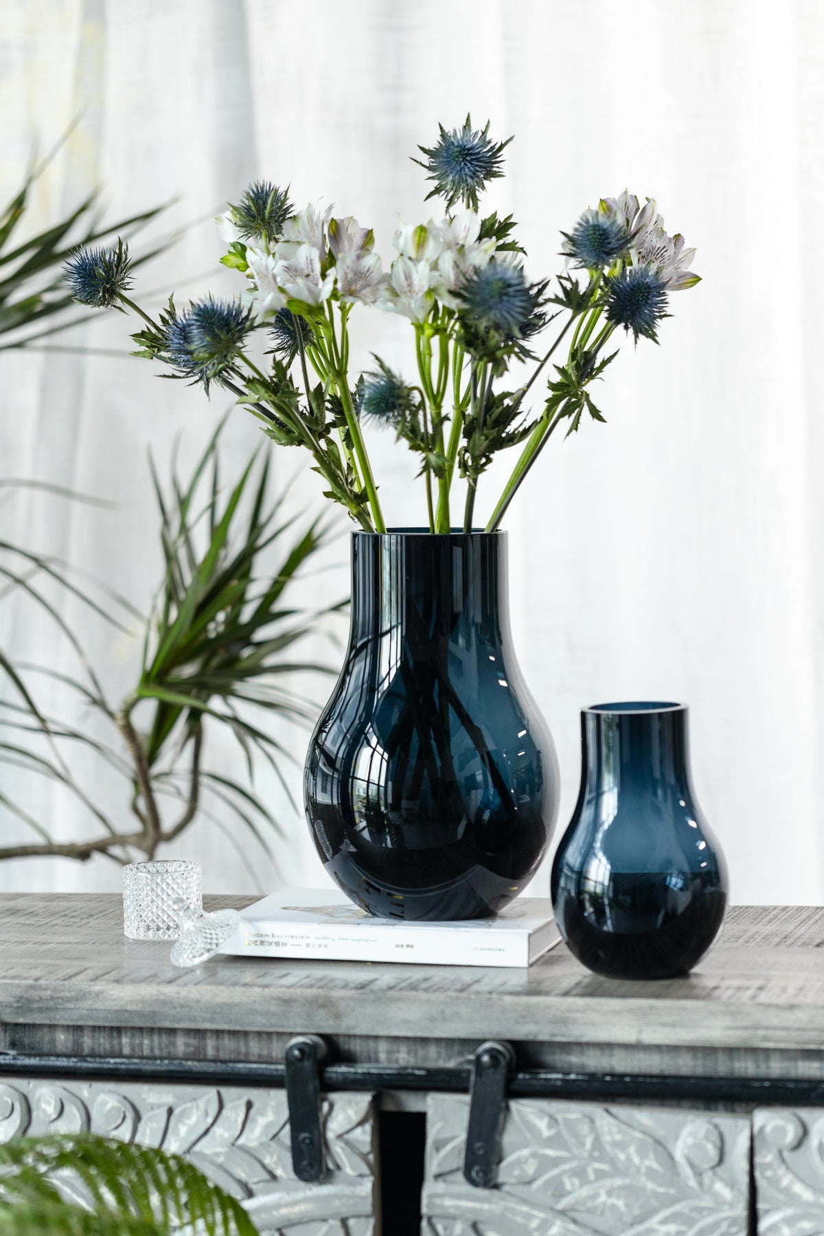 Modern Elegant Flower Vase, Blue, Front View