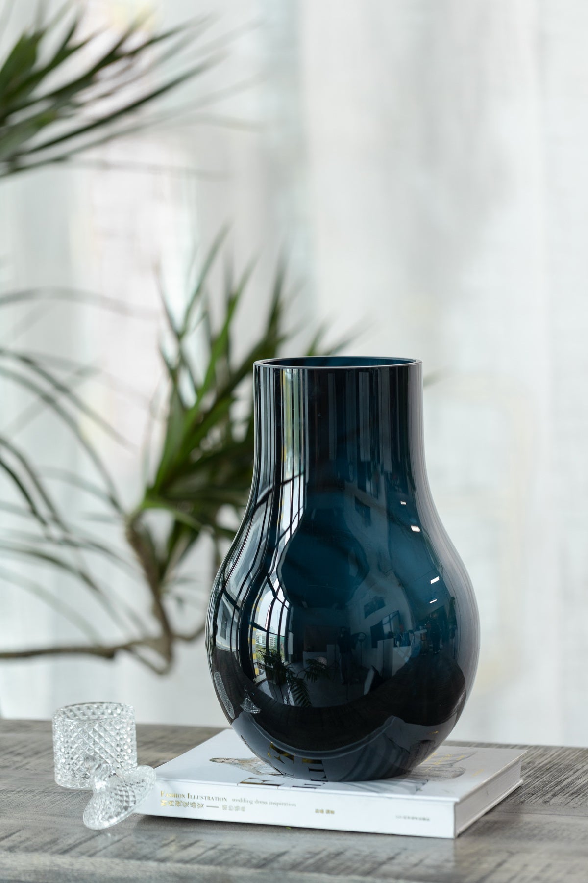 Modern Elegant Flower Vase, Blue, Side View